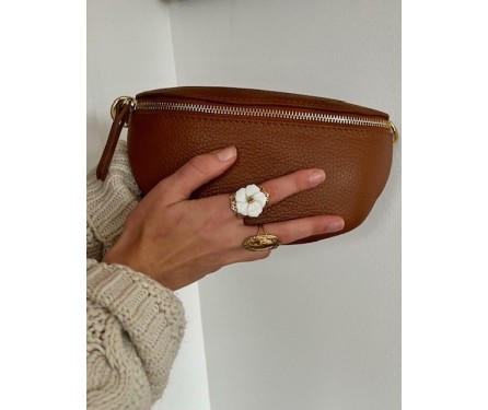 Petite Banane Cuir Grainé Camel