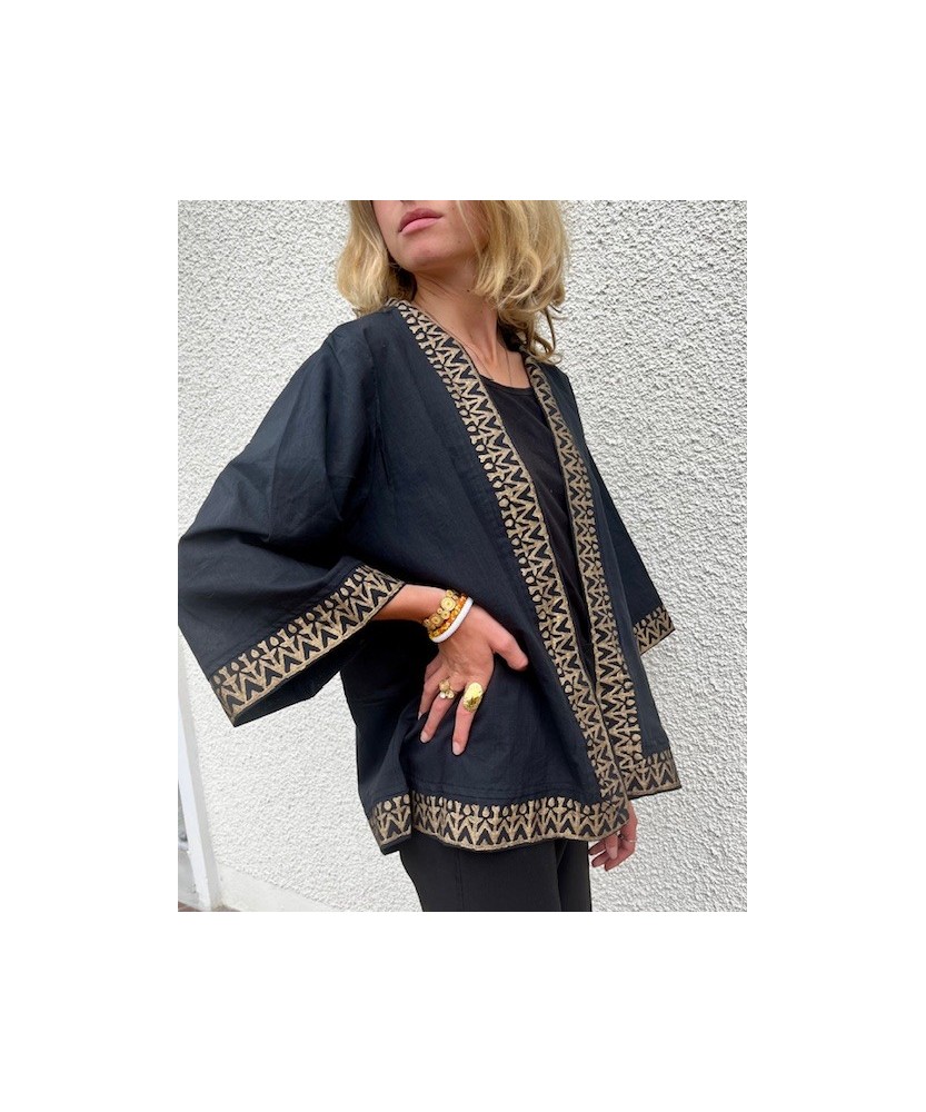 Kimono Noir Court